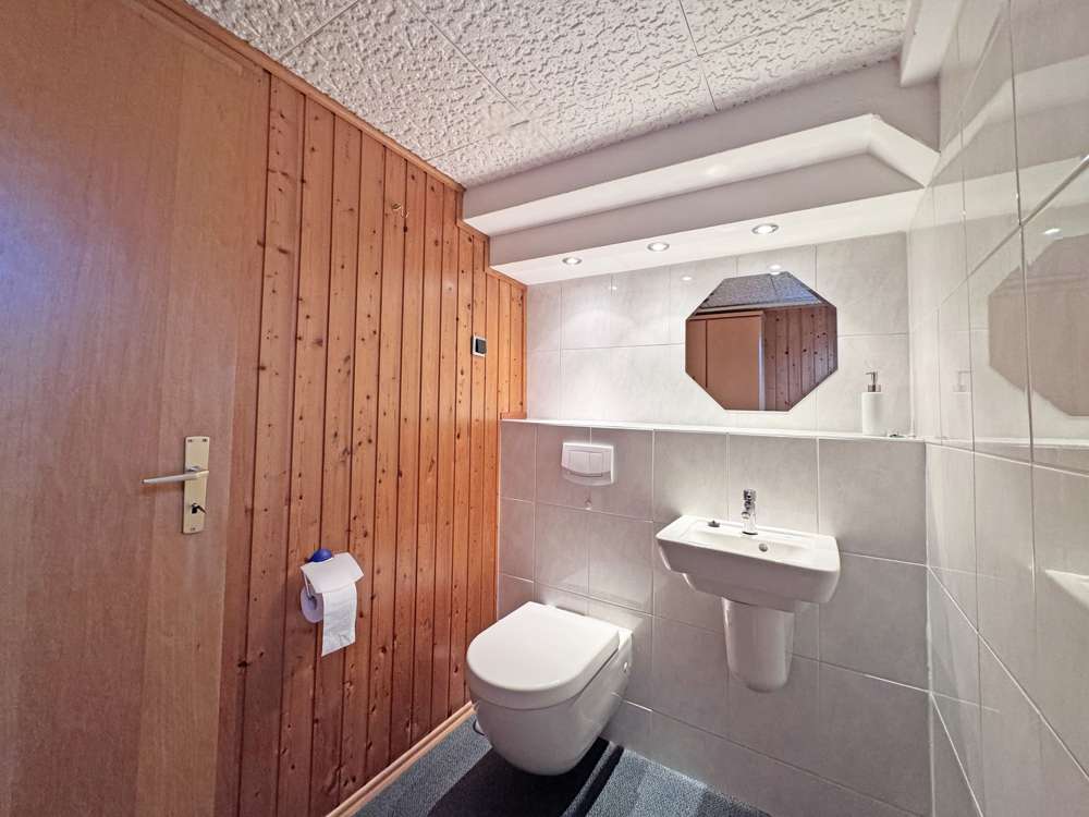 Immobilie in Hamberge - Hamberge: Modernisiertes Einfamilienhaus mit Garage, Wohnkeller und Südgrundstück - Bild 3