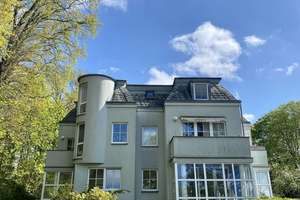 Idyllisch gelegene Stadtvilla - Wohnen über 2 Etagen und großem Garten