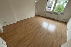 Frisch renovierte 2,5 Zimmer-Wohnung mit Duschbad und separatem WC – 23560 Sankt Jürgen, Lübeck – Vorschaubild 2
