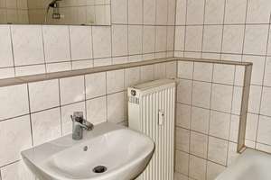 Chemnitz-Grüna: Sonnige 2-Raumwohnung mit Balkon + Tiefgaragenstellplatz in ruhiger Lage! – Die vollständige Adresse der Immobilie erhältst du vom Anbieter., 9224 Grüna, Chemnitz – Vorschaubild 8