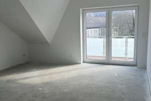 sonnige 3 Zimmer Wohnung mit Balkon