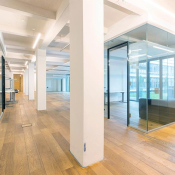 Lichtdurchflutete Flächen im historischen Gewerbehof!