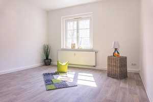 Hübsche 2-Raum-Wohnung mit Einbauküche – Henriettenstr. 52, 9112 Chemnitz – Vorschaubild 2