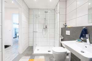 Über den Dächern von Laim: neuwertige 3-Zimmer-Wohnung mit Westbalkon & TG – Die vollständige Adresse der Immobilie erhältst du vom Anbieter., 80687 Sankt Ulrich, München – Vorschaubild 9