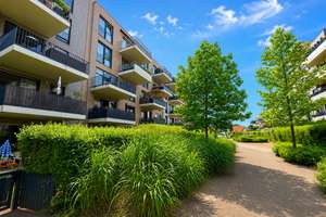 Neuwertige 2-Zimmer-Wohnung mit großem, überdachten Balkon, hochwertiger EBK & TG-Stellplatz