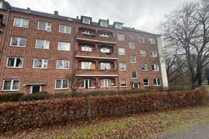 Klassiker trifft Effizienz: Vermietete Wohnung in teils energetisch sanierten Haus in Barmbek-Nord