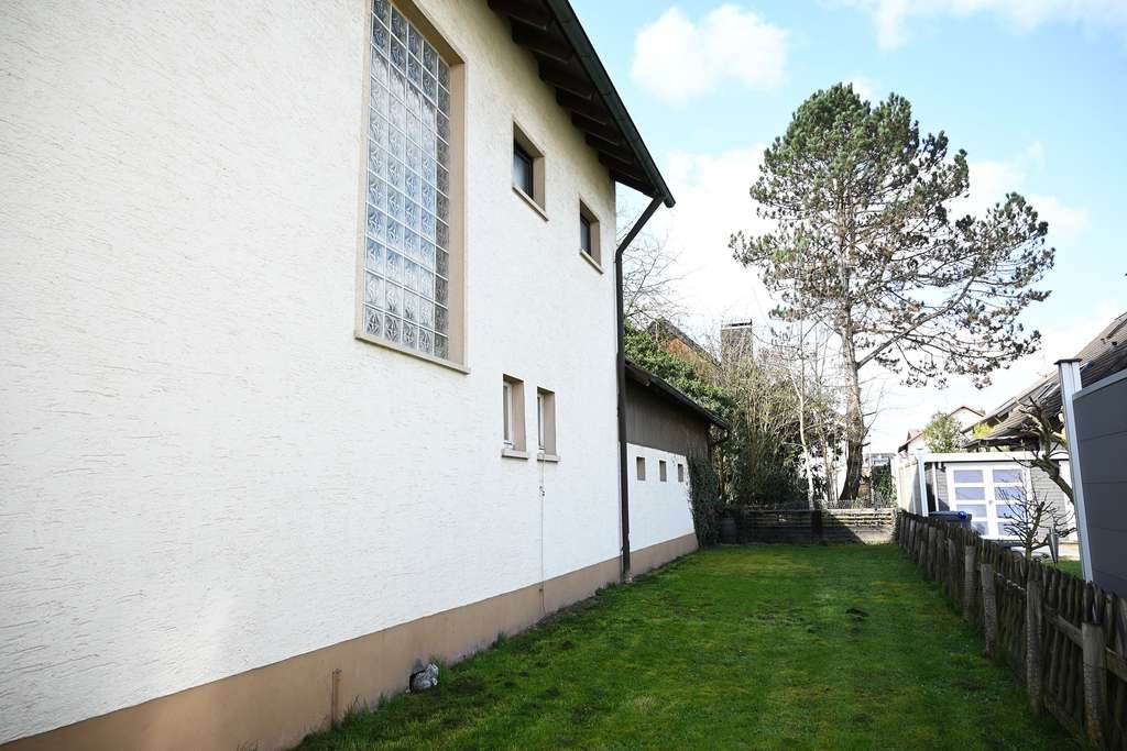 Immobilie in Reute - Vermietetes Ein- bis Zweifamilienhaus mit großem Grundstück - Bild 3