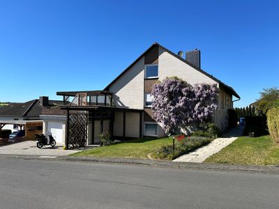 *Wohnen in bester Lage in Melsungen* Einfamilienhaus mit Einliegerwohnung, Doppelgarage & Carport