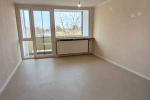 Großzügige 3 Zimmer Wohnung in zentraler Lage ab SOFORT!! – Striegauer Str. 4, 90473 Langwasser Südost, Nürnberg – Vorschaubild 2