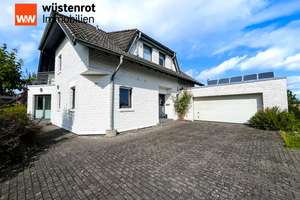 Großzügiges Einfamilienhaus mit Einliegerwohnung, Doppelgarage und Traumgrundstück in Illerich – Die vollständige Adresse der Immobilie erhältst du vom Anbieter., 56814 Illerich – Vorschaubild 1