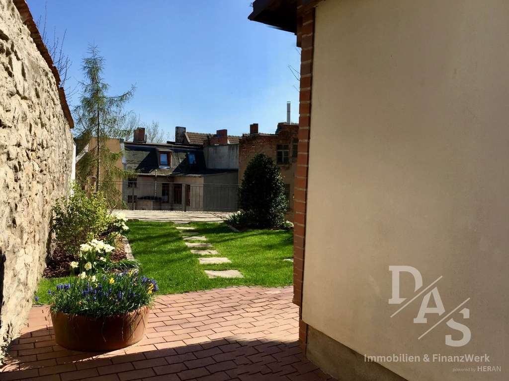 Immobilie in Bernburg - Liebevoll gepflegtes, vollvermietetes Mehrfamilienhaus mit 4 Wohneinheiten mit Schlossblick - Bild 0