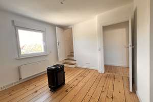 Einziehen & wohlfühlen: Saniertes Reihenmittelhaus mit ca. 410m2 Garten und 2 Stellplätzen – Sittestraße 42, 13437 Wittenau, Berlin – Vorschaubild 11