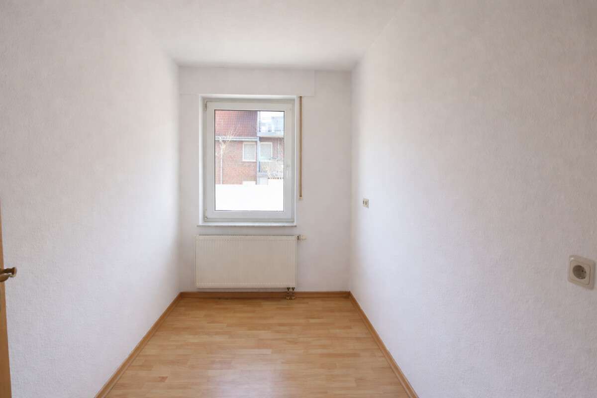 Immobilie in Hohe Börde - Gepflegte 2,5-Zimmer-Wohnung mit Badewanne & Balkon - In Irxleben - Bild 1