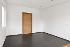 Großes Familiendomizil in Rudow: Potenzial für zwei Parteien, Keller & Garten – Die vollständige Adresse der Immobilie erhältst du vom Anbieter., 12355 Rudow, Berlin – Vorschaubild 4