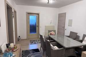 Der eigene Garten inklusive: Wohnung in Metten mit ca. 300 m² Freifläche, Garage & Stellplatz – Die vollständige Adresse der Immobilie erhältst du vom Anbieter., 94526 Metten – Vorschaubild 12