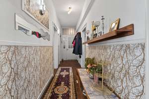 Altbau mit Charme und Rendite in der Nordstadt!
Gut vermietete 4-Zimmer-ETW! – Die vollständige Adresse der Immobilie erhältst du vom Anbieter., 75177 Nordstadt, Pforzheim – Vorschaubild 3