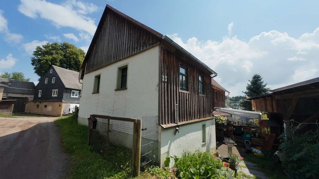 Immobilie in Hartenstein - Idyllisches Haus mit Charakter – ideal für  Familien oder Paare in Zschocken - Bild 1