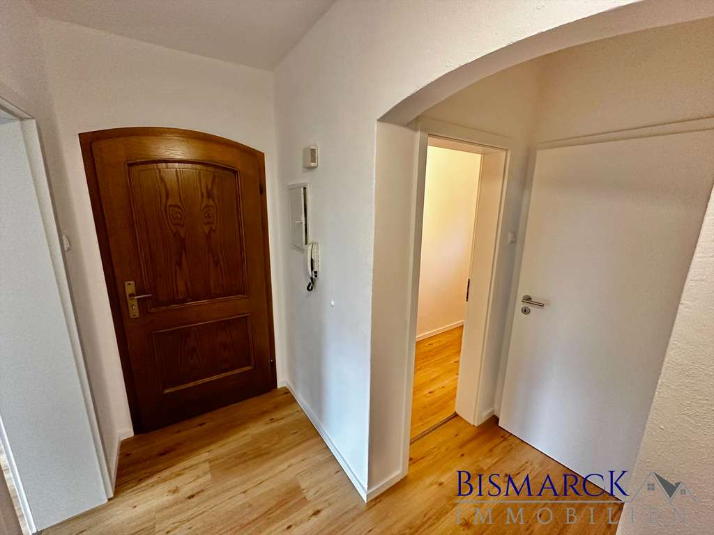 Immobilie in Neufahrn in Niederbayern - Attraktives Mehrfamilienhaus mit großem Baugrundstück - Bild 3