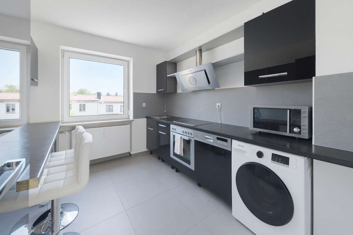 Immobilie in Miesbach - Vier Zimmer, viele Möglichkeiten – sanierte Wohnung mit Balkon in Miesbach - Bild 1