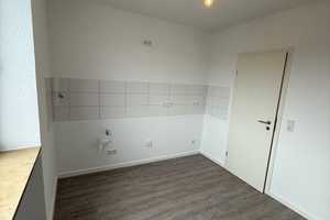 3-Zimmer-Wohnung mit Balkon in Wuppertal-Oberbarmen (Erstbezug nach Sanierung) – Brändströmstraße 4, 42275 Wuppertal – Vorschaubild 10