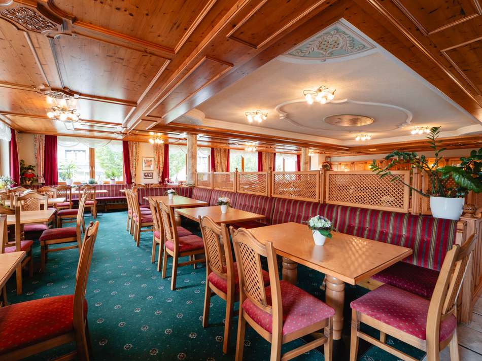 28 - Saint Johann-28