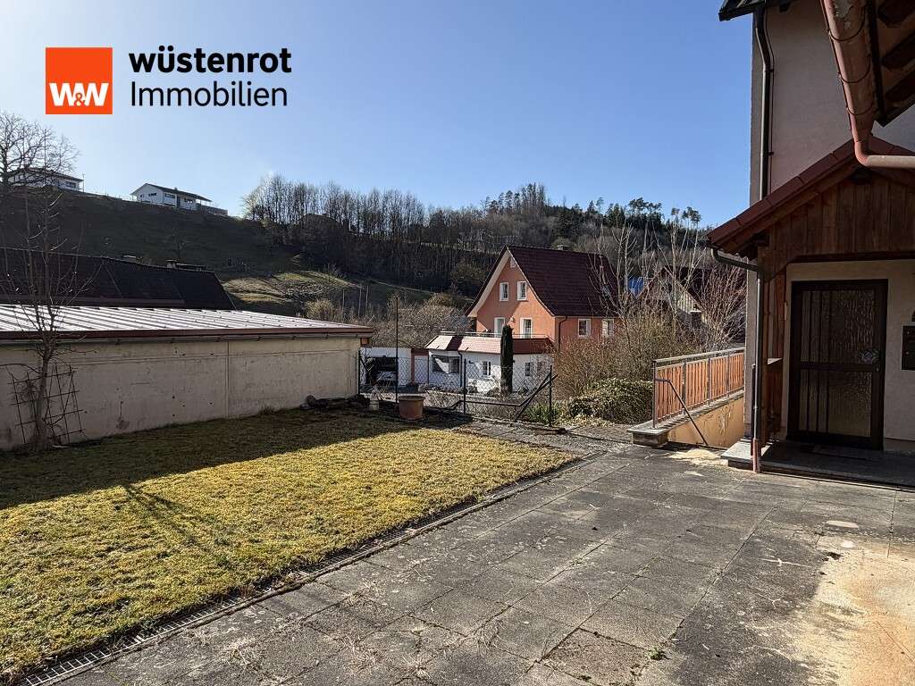 Immobilie in Sulzbach-Laufen - Wohnhaus im Ortskern mit zwei Wohnungen und großem Nebengebäude - Bild 4