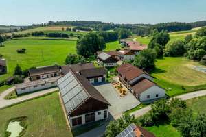 Anwesen in Weilerlage
Toller Bauzustand mit vielen Gestaltungsmöglichkeiten – Die vollständige Adresse der Immobilie erhältst du vom Anbieter., 84378 Dietersburg – Vorschaubild 3