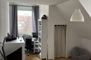 Zwei Zimmer in Osnabrück: Helle Dachgeschosswohnung mit Balkon – Kollegienwall 22, 49074 Innenstadt, Osnabrück – Vorschaubild 4