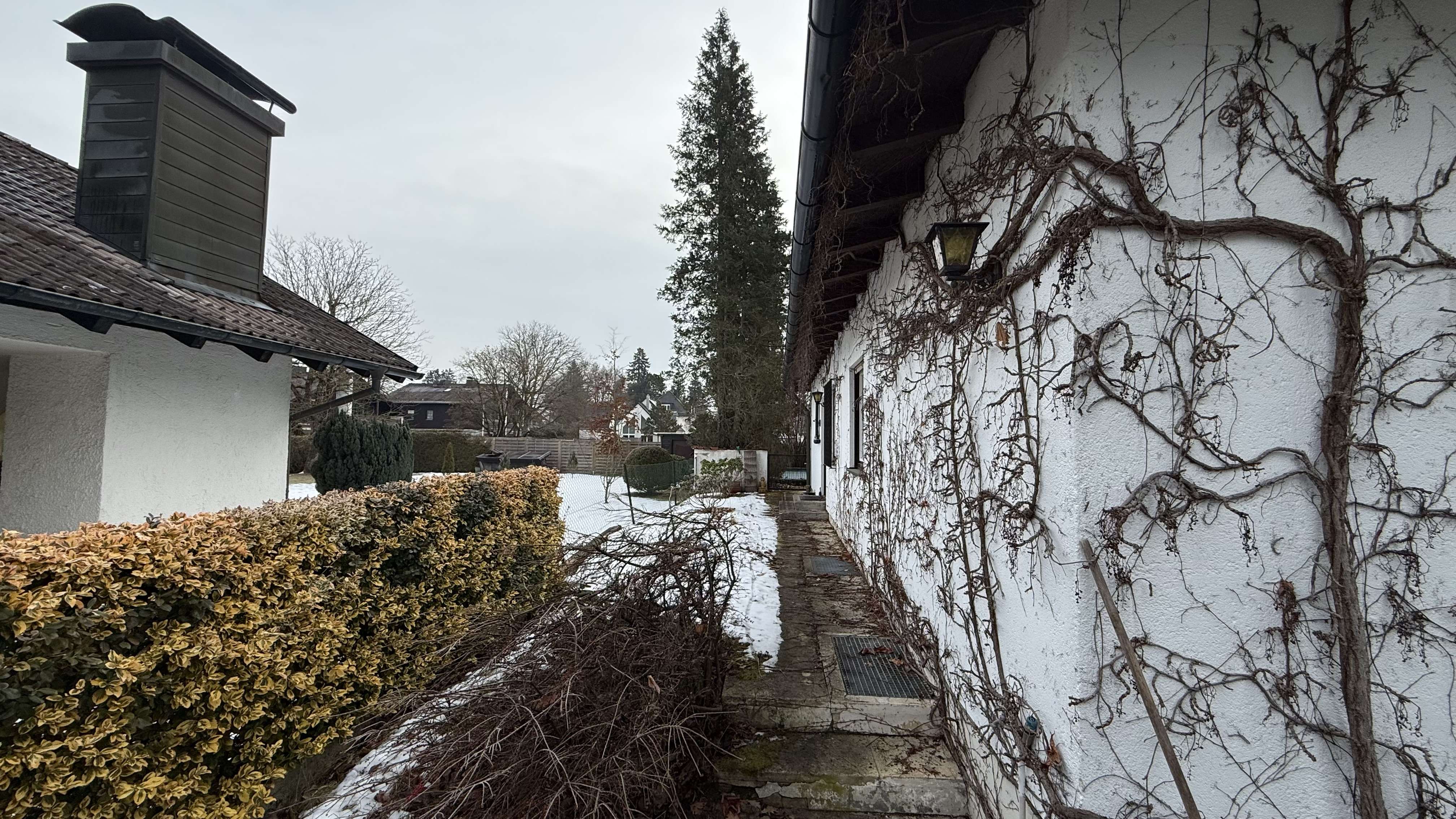 Von privat: Einfamilienhaus mit großem Grundstück in München-Perlach, München – Bild 2