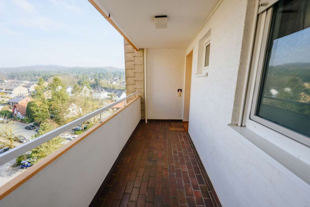 Immobilie in Bielefeld - Stufenlos in die 8. Etage! 4-Zimmer-Eigentumswohnung mit Loggia - Bild 1