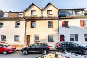 Köln-Dellbrück: 3-Familienhaus zur Kapitalanlage! – Die vollständige Adresse der Immobilie erhältst du vom Anbieter., 51069 Dellbrück, Köln – Vorschaubild 2
