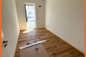 DHH, 4 ZKB, TL-Bad Wa+Du, Gäste-WC, Garten, Garage/Lagerfläche, Luftwärmepumpe PKW-Stellplatz – Friedrich-Rusinski.Str. 0, 55459 Grolsheim – Vorschaubild 11