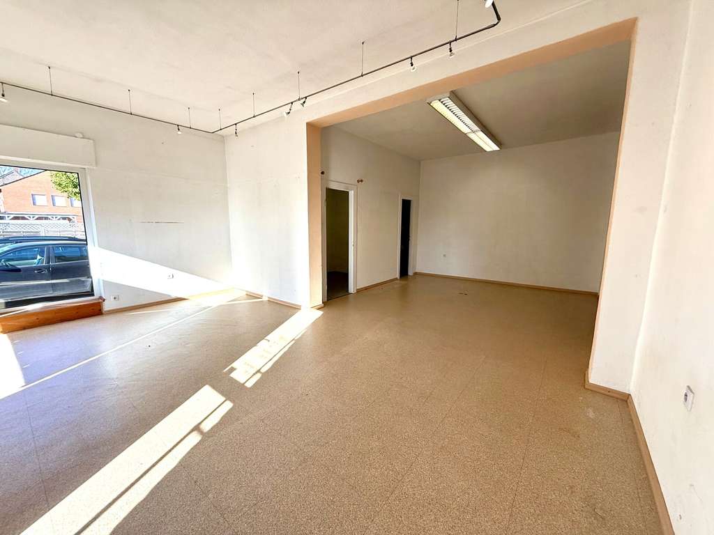 Immobilie in Willich - Zentrales Wohn-/Geschäftsgebäude mit viel Potenzial in Willich-Schiefbahn - Bild 2