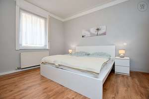 Modern möblierte Wohnung mit Loggia in schönem Altbau in Stuttgart Ost – Die vollständige Adresse der Immobilie erhältst du vom Anbieter., 70184 Gablenberg, Stuttgart – Vorschaubild 2