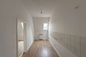 Erstbezug nach Renovierung – Moderne 78,00 m² Wohnung in zentraler Lage von Wuppertal-Oberbarmen – Berlinerstraße 153, 42277 Oberbarmen, Wuppertal – Vorschaubild 3