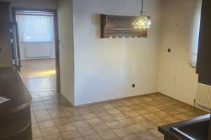 Wohnen mit Charakter: Vier-Zimmer-Wohnung in Wiesbaden-Biebrich – Sackgasse 8, 65203 Biebrich, Wiesbaden – Vorschaubild 7