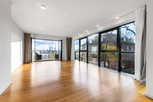 Zwischen Elbe, Hafen und Kiez:  Wohnen auf höchstem Niveau – Die vollständige Adresse der Immobilie erhältst du vom Anbieter., 20359 St. Pauli, Hamburg – Vorschaubild 2