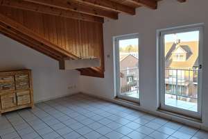 Helle und gemütliche 3-Zimmer-Dachgeschosswohnung mit Balkon, EBK, inkl. TG-Stellplatz in Köln – Frohnhofstr. 104, 50827 Ossendorf, Köln – Vorschaubild 3