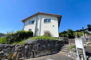 Einfamilienhaus mit traumhaftem Garten in ruhiger Lage – Die vollständige Adresse der Immobilie erhältst du vom Anbieter., 74670 Forchtenberg – Vorschaubild 1
