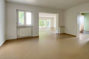 ZWEIFAMILIENHAUS FÜR WOHNEN+ARBEITEN/MEHRGENERATIONEN MIT GARAGE IN RUHIGER LAGE NÜRNBERG-MÖGELDORF – Die vollständige Adresse der Immobilie erhältst du vom Anbieter., 90480 Schmausenbuckstraße, Nürnberg – Vorschaubild 6