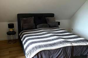 sanierte 2-Zimmer-Dachgeschosswohnung, EBK, Sonnenbalkon – Die vollständige Adresse der Immobilie erhältst du vom Anbieter., 50858 Lövenich, Köln – Vorschaubild 3