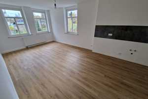 Frisch sanierte helle 3 Raumwohnung + Badewanne – Kaiserstraße 37, 8209 Vogtlandkreis – Vorschaubild 1