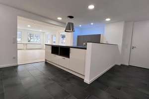 Schöne Haushälfte mit 5,5 Zimmer 2021 saniert