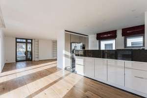 Urban leben, entspannt wohnen – stilvolles City-Penthouse mit Sonnenterrasse in Oldenburg – Die vollständige Adresse der Immobilie erhältst du vom Anbieter., 26121 Innenstadt, Oldenburg (Oldenburg) – Vorschaubild 2