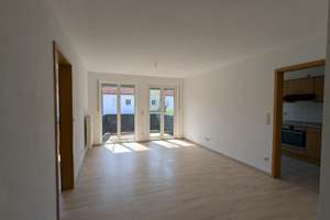 Schöne, gepflegte, freie 2-Zimmer-Wohnung mit Südbalkon in ruhiger, sehr guter Wohnlage in Dorfen! – Die vollständige Adresse der Immobilie erhältst du vom Anbieter., 84405 Dorfen – Vorschaubild 3