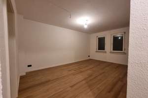 *AB SOFOT VERFÜGBAR*  Kernsanierte, schöne 3-Zimmer Wohnung mit Balkon und Garage – Leibnizstraße 40, 41061 Westend, Mönchengladbach – Vorschaubild 4