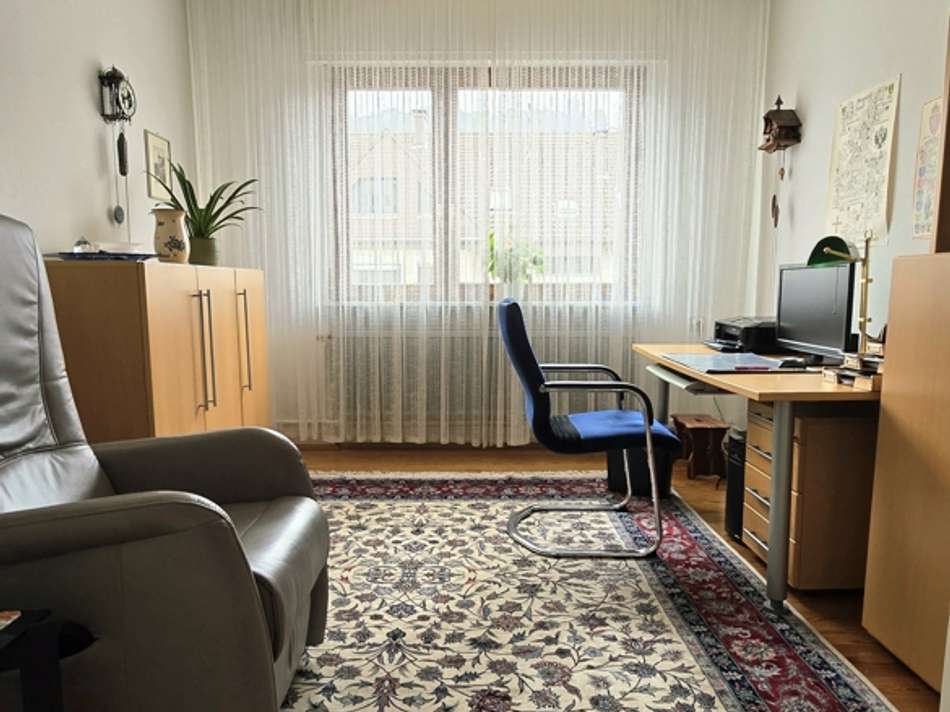Wohnung 2. OG: Büro / Kinderzi