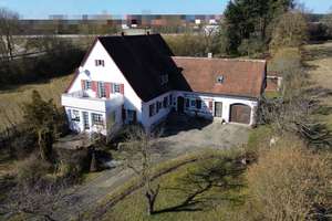 Herrschaftliches Anwesen am Ortsrand auf großzügigem Grundstück – Die vollständige Adresse der Immobilie erhältst du vom Anbieter., 91617 Oberdachstetten – Vorschaubild 2