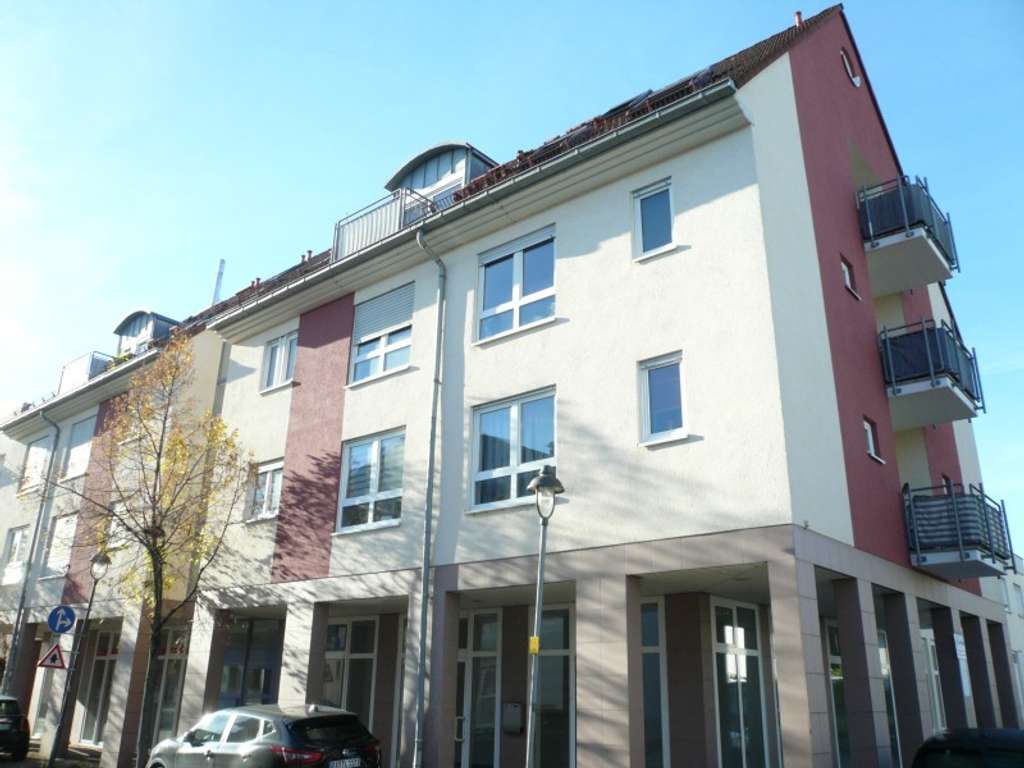 Immobilie in Muggensturm - Wunderschöne 3-Zimmer-Wohnung mit Balkon und verglastem Erker in 76461 Muggensturm   - Bild 2