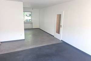 Sehr geräumige renovierte 4 Zimmer Wohnung mit Balkon in Duisburg zu vermieten – Salzmannstr. 8, 47167 Neumühl, Duisburg – Vorschaubild 3